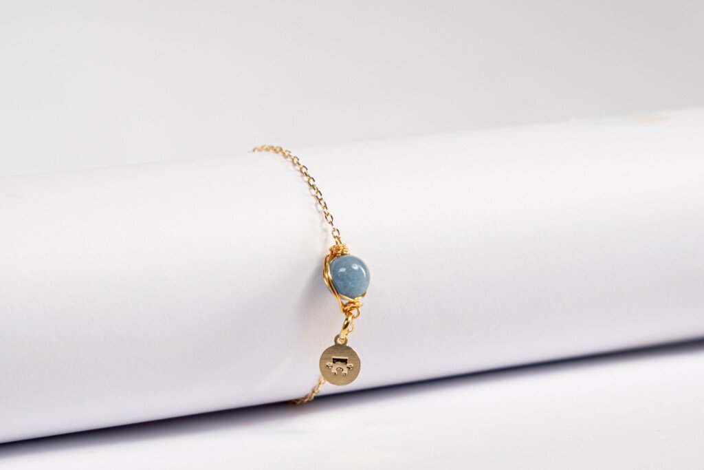 Brazalete-Luz-y-Esperanza-por-el-Autismo-scaled-1.jpg